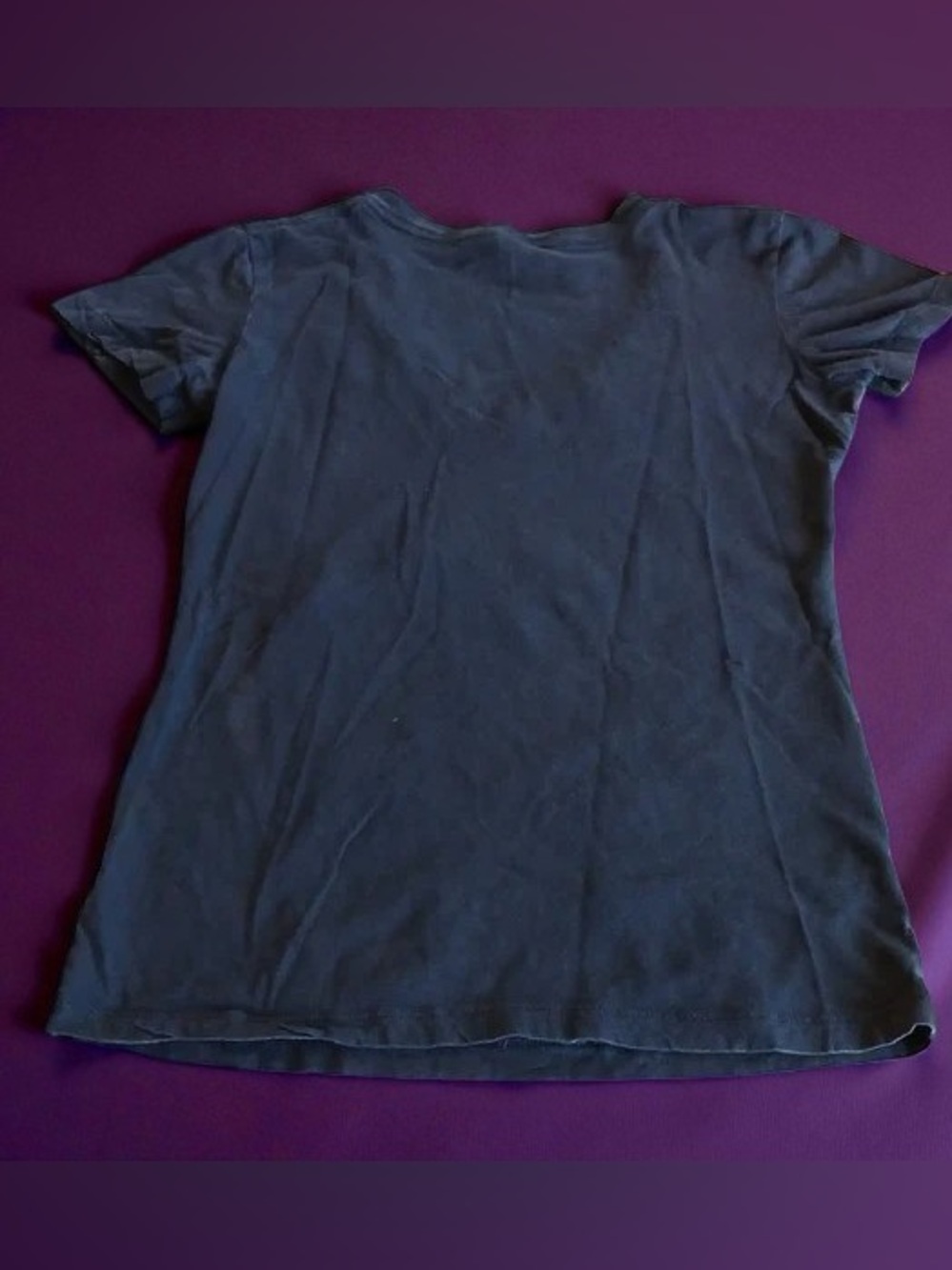 🔮Black Women's Short-Sleeve Tee with Purple Rose & Cross Graphic - Picture 4 of 5